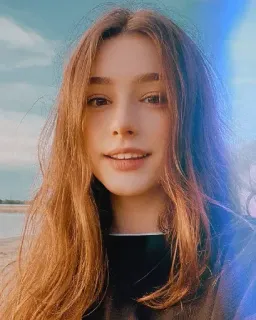 🦋 5fda33f6 ผู้หญิง, ผู้หญิง, ภาพเหมือน, ยิ้ม, ผมแดง, ความงาม telegram sticker