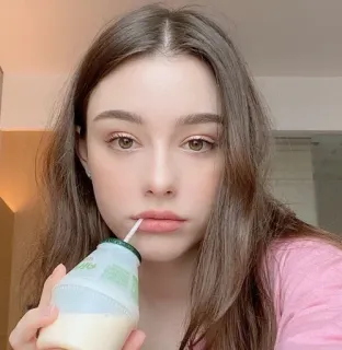 🦋 64041619 ผู้หญิง, เครื่องดื่ม, ภาพบุคคล, ยาคูลท์, น่ารัก, เด็กผู้หญิง, เครื่องดื่ม telegram sticker