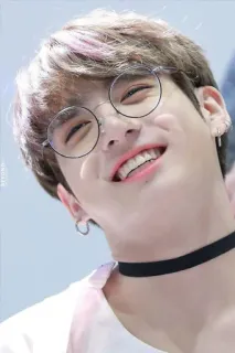 💜 316000af Jungkook k-pop, певец, айдол, очки, улыбка, лицо telegram sticker