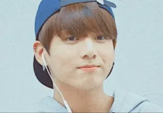 💜 77d23539 портрет, человек, мужчина, молодой, наушники, кэжуал telegram sticker