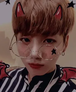 💜 80ae9f7b фильтр, очки, портрет, человек, уши, звезды telegram sticker