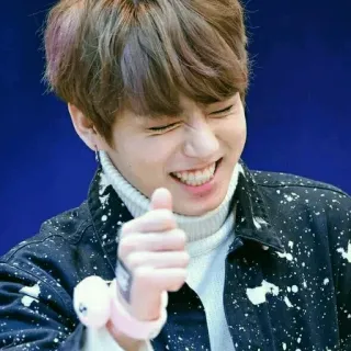 💜 e0d9ba4e Jeon Jungkook Чонгук, BTS, K-pop, Айдол, Певец, Большой палец вверх, Улыбается telegram sticker