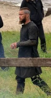 🤔 7b0853e2 Ragnar Lothbrok Vikings Ragnar Lothbrok, Vikings, Historisch drama, Televisieserie, Man met baard, Roken whatsapp sticker