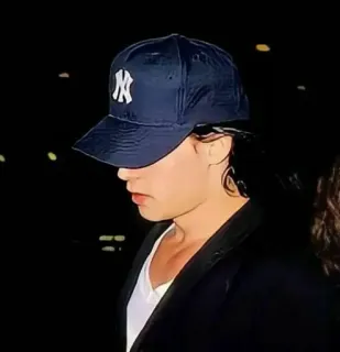 🖤 1aff8a63 man, pet, New York Yankees, honkbal, portret, nacht, donker telegram sticker