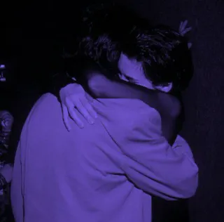 👐 cbd96bb0 omhelzing, knuffel, genegenheid, liefde, mensen, relaties telegram sticker