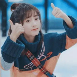 👍 d98db33d большой палец вверх, женщина, свитер, милый, счастливый, позитивный telegram sticker