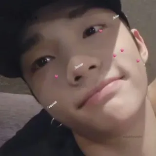 💖 bf67480f /kiss
/boop
/squish лицо, сердечки, портрет, крупный план, азиат, мальчик, k-pop telegram sticker