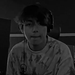 🚬 b7a57c78 V คน, ผู้ชาย, เพลง, BTS, Kpop, หูฟัง, นักร้อง, ไอดอล telegram sticker