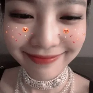 ☺️ c647e1c2 mujer, sonrisa, joyería, cara, retrato, brillo, collar telegram sticker