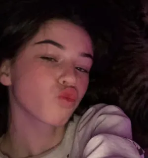 ✨ cc6ee818 woman, selfie, pout, lips, brunette, portrait, face telegram sticker