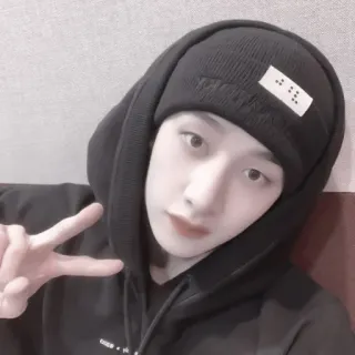 🍹 46c0c116 osoba, młodzież, bluza z kapturem, znak pokoju, czapka whatsapp sticker