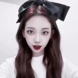 💷 818d47fc woman, portrait, beauty, makeup, hair, bow telegram sticker