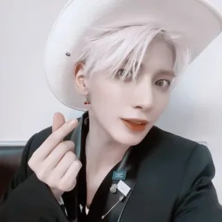 🍣 5c6121a2 Hombre, Sombrero vaquero, K-pop, Coreano, Guapo, Retrato telegram sticker