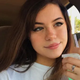 💞 00720738 phụ nữ, tự sướng, chân dung, tóc nâu, trong nhà, vẻ đẹp, người whatsapp sticker