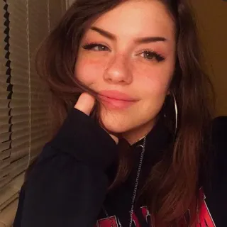 💞 55cbb635 phụ nữ, selfie, tóc nâu, chân dung, cô gái, khuôn mặt whatsapp sticker