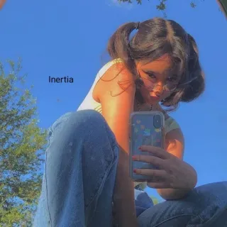 💜 c2663f32 Inertia gadis, selfie, cermin, langit biru, wanita muda, rambut dikepang telegram sticker