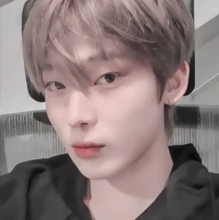 🍆 5eb4fc7e portret, mężczyzna, osoba, twarz, młody, włosy telegram sticker