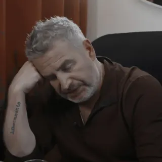 👞 91bf839a Libermanente 男, ポートレート, タトゥー, 中年, 悲しい telegram sticker