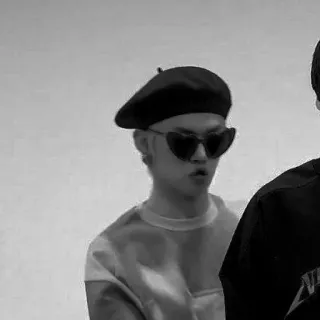 ✨ 9cd17002 แว่นกันแดด, หมวกเบเร่ต์, ภาพเหมือน, บุคคล, แฟชั่น telegram sticker