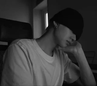 ✨ d7d82341 ผู้ชาย, หมวก, คน, ในร่ม, ภาพเหมือน, ผู้ชาย telegram sticker