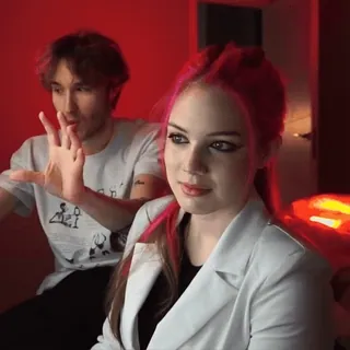 🤨 b5b8edf6 telegram sticker