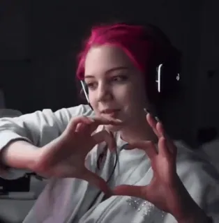 💋 6fed7f0c Herz, Liebe, Mädchen, Frau, rosa Haare, Kopfhörer telegram sticker