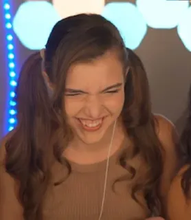 😝 3a4dc586 ผู้หญิง, ยิ้ม, เด็กผู้หญิง, ใบหน้า, คน telegram sticker