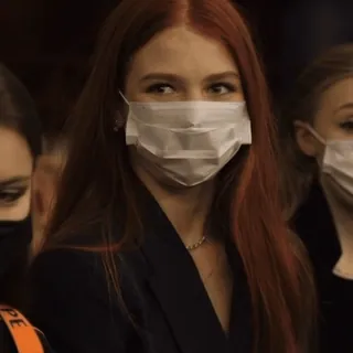 🤡 6a134a76 mulher, máscara, cabelo vermelho, moda, pessoas telegram sticker