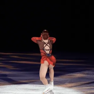🥀 e2e54a7b Patinagem artística, Patinagem no gelo, Apresentação, Atleta, Vestido vermelho, Esporte, Patinação telegram sticker