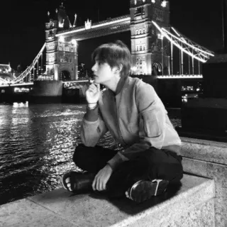 ⚜ 26d52f80 osoba, londyn, podróże, tower bridge, noc, miasto telegram sticker