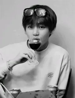 ⚜ 71fdad2e Osoba, Picie, Wino, Szkło, Okulary przeciwsłoneczne telegram sticker