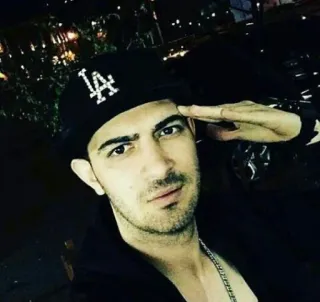 🖐 bb927b3b мужчина, шляпа, приветствие, портрет, селфи telegram sticker