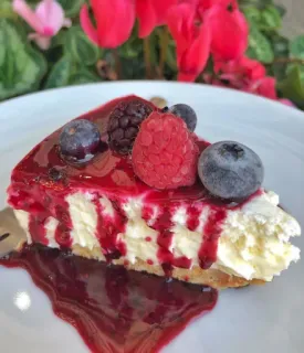 🍰 1570c85e tráng miệng, bánh phô mai, quả mọng, trái cây, thức ăn, ngọt, bánh, bánh ngọt telegram sticker