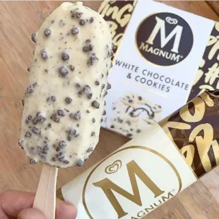 🍦 ec372a68 MAGNUM WHITE CHOCOLATE & COOKIES Magnum, Kem, Sô Cô La Trắng, Bánh quy, Món tráng miệng, Đồ ăn telegram sticker
