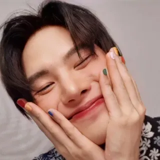 ❤️ 83af7be8 orang, senyum, selfie, potret, kuku, wajah whatsapp sticker