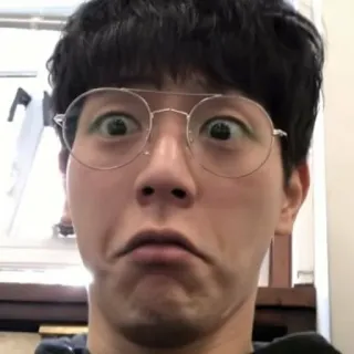 😳 b7371b42 pria, kacamata, wajah, potret, ekspresi whatsapp sticker