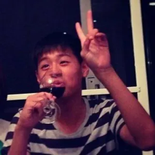 🍷 ba73c99c orang, minum, anggur, simbol perdamaian whatsapp sticker