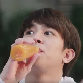 😅 cecbcc0d pria, minum, jus jeruk, potret, makanan, minuman whatsapp sticker