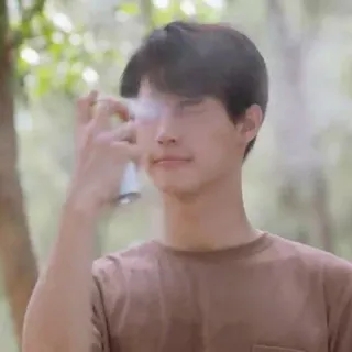 😐 e487ab2d orang, semprot, wajah, luar ruangan, hutan, obat nyamuk whatsapp sticker