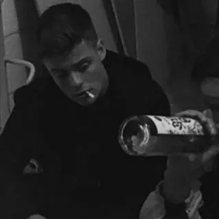 🙂 032bc78e ผู้ชาย, บุหรี่, ขวด, แอลกอฮอล์, สูบบุหรี่, มืด, คน telegram sticker