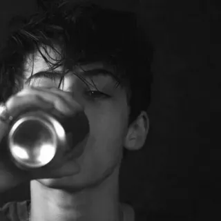 🙂 4c8fca3d คน, เครื่องดื่ม, ขาวดำ, ภาพเหมือน telegram sticker