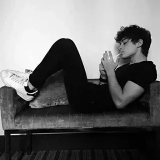 🙂 6ea61f9d สูบบุหรี่, บุหรี่, วัยรุ่น, ชายหนุ่ม, ขาวดำ telegram sticker