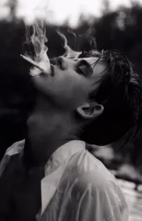 🙂 c4512b10 สูบบุหรี่, บุหรี่, ผู้ชาย, ยาสูบ, ภาพเหมือน, ขาวดำ telegram sticker