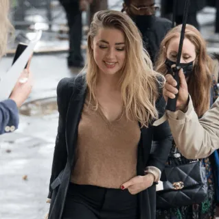 👝 00454e17 Amber Heard Person, Schauspielerin, Promi, blonde Haare, Frau telegram sticker