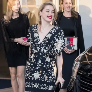 🎬 205b61c2 Frau, Kleid, Mode, Leute, Stil telegram sticker