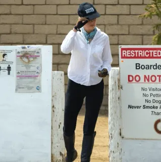 🍙 49eabb98 RESTRICTED
Boarde
DO NOT
No Visito
No Pettin
No Dog
Never Smoke i
Than verboten, nicht, Rauchverbot, Regeln, Schild telegram sticker