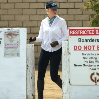 🍙 6954ba6e RESTRICTED
Boarders
DO NOT E
No Visitors A
No Petting H
No Dog Wa
Never Smoke in o
Thank Y Schild, Verboten, Grenzen, Rauchen verboten, Keine Haustiere, Warnung telegram sticker