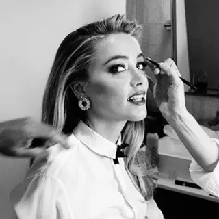 🥀 1cdce419 Amber Heard aktris, selebriti, makeup, potret, hitam putih telegram sticker