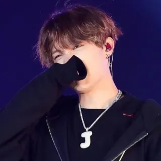 🍀 401d4e8b J-Hope kpop, penyanyi, penampil, bts, jhope, idola whatsapp sticker