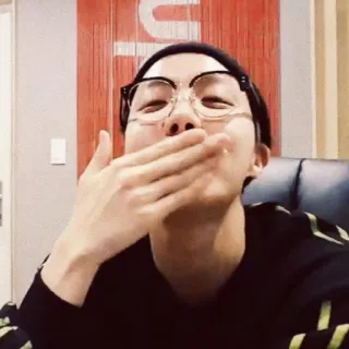 🍀 d885cd67 orang, pria, ciuman, kacamata, pria, potret whatsapp sticker